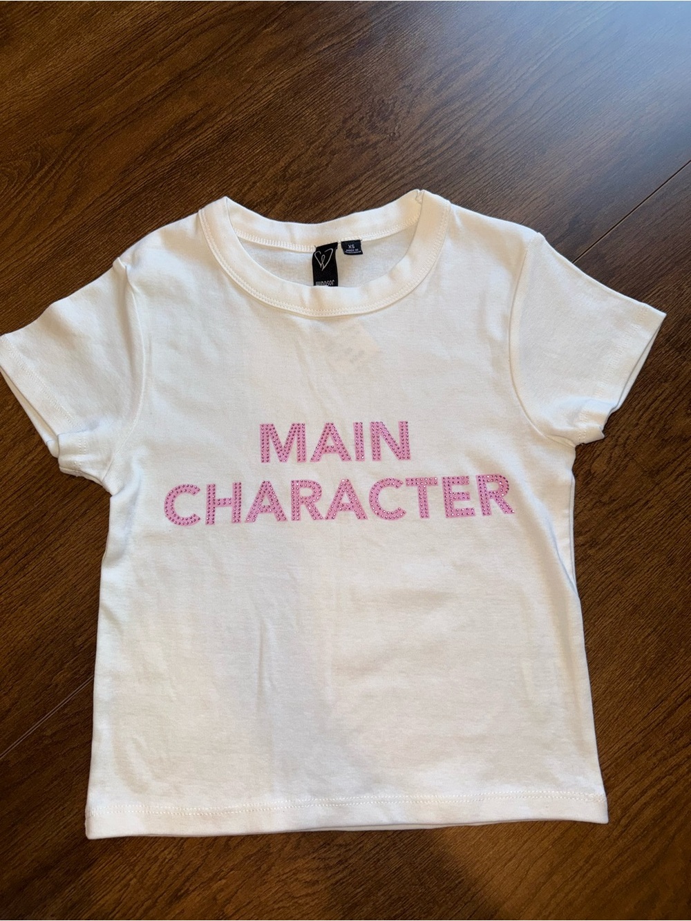 Windsor White Tee with Pink 'MAIN CHARACTER' Text - Picture 1 of 8